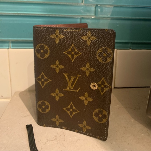Louis Vuitton Authentic PM Agenda
Excellent used condition - Picture 2 of 14